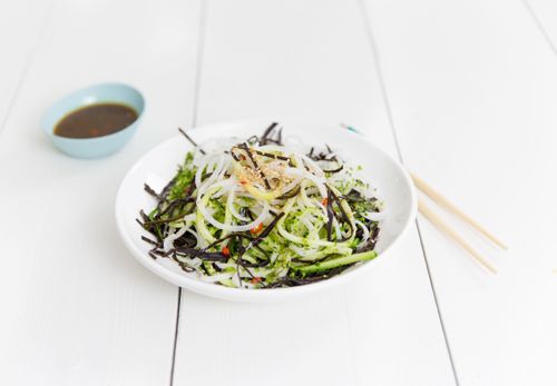 Ensalada de algas con aderezo dulce y fresco