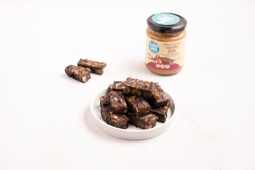 Chocoladeblokjes met blauwe bessen en Vanilla Date