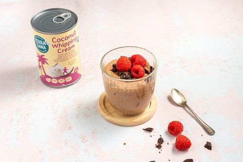 Vegan chocolate mousse (with coconut whipped cream)