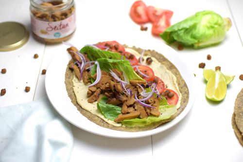 Hemp piadina with hummus and seitan