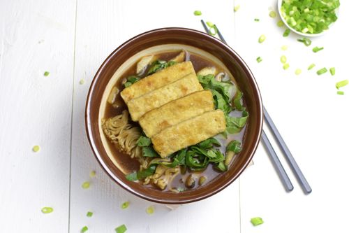 Miso ramen met gerookte tofu