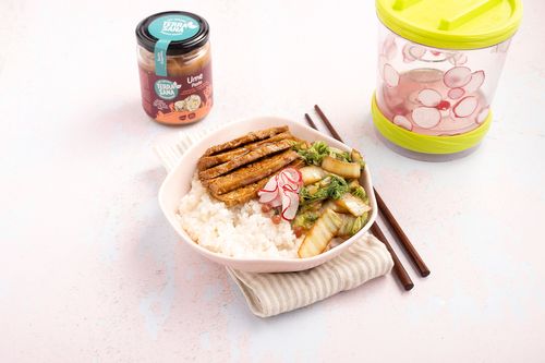 Donburi bowl with teriyaki tofu