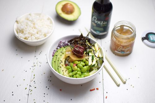 Poke Bowl mit grünem Gemüse