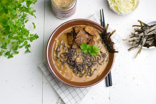 Ramen de sopa de cacahuete