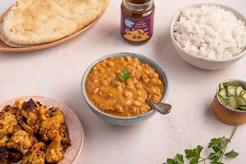 Kichererbsencurry mit eingelegter Gurke