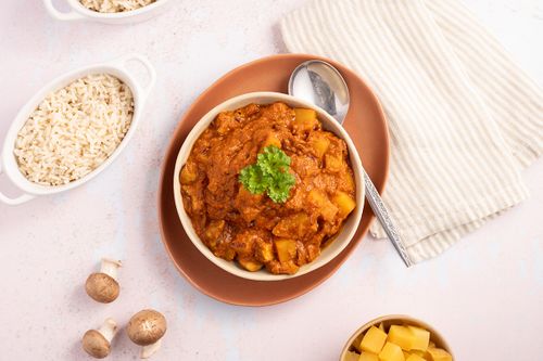 Indian tikka masala with mushrooms and turnip