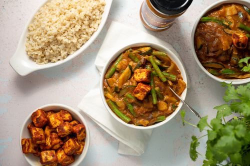 Indiase curry met gebakken tofu