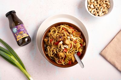 Ramen wok with tofu and hoisin