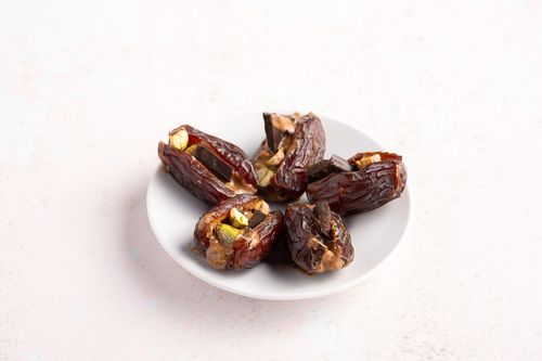 Dattelsnack mit Mandelpaste Chai