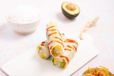 Summer rolls with mango and atjar tjampoer