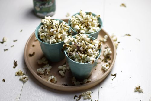 Popcorn au furikake et à l’algue nori