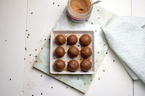 Chocolate energy balls