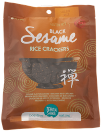 Bruine rijstcrackers met zwarte sesam
