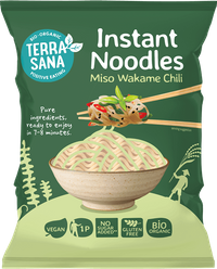 Instant noodles miso wakame chili